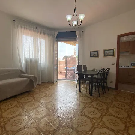 Delizioso Bilocale Ad Con Terrazzo Vista Mare Albenga