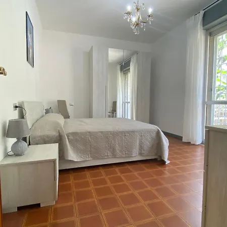 Delizioso Bilocale Ad Con Terrazzo Vista Mare Apartman *