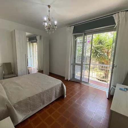 Delizioso Bilocale Ad Con Terrazzo Vista Mare *