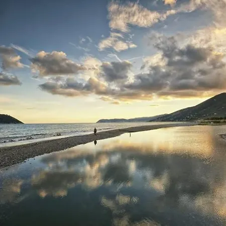 Delizioso Bilocale Ad Con Terrazzo Vista Mare Lägenhet Albenga
